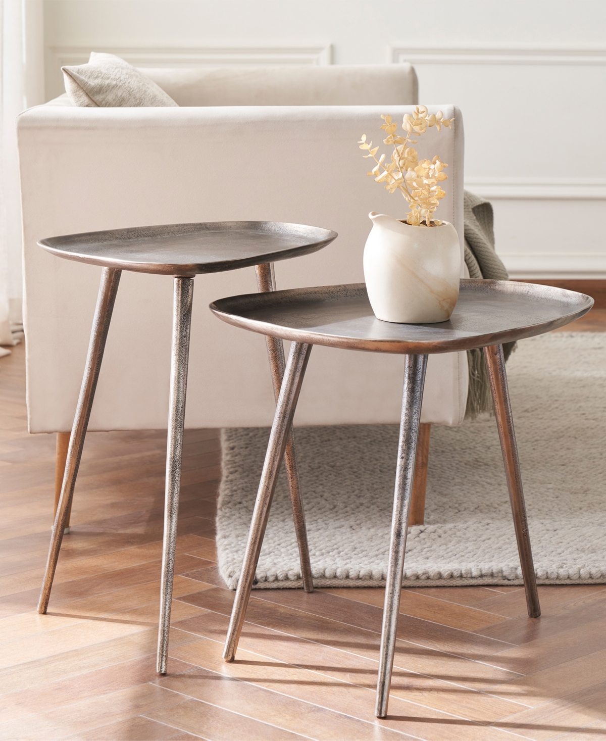 Convenience Concepts 19" Bali Metal End Table In Silver