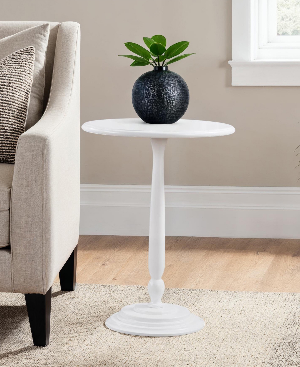 Convenience Concepts 18" Wood Classic Accents Amelia Spindle Table In White