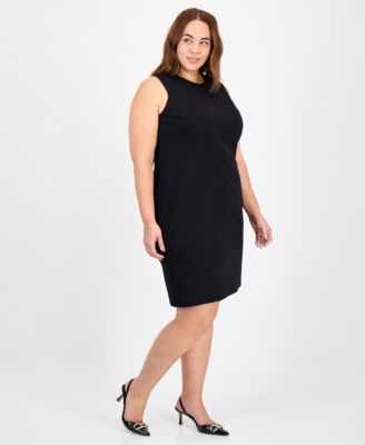 Plus Size Crewneck Sleeveless Sheath Dress