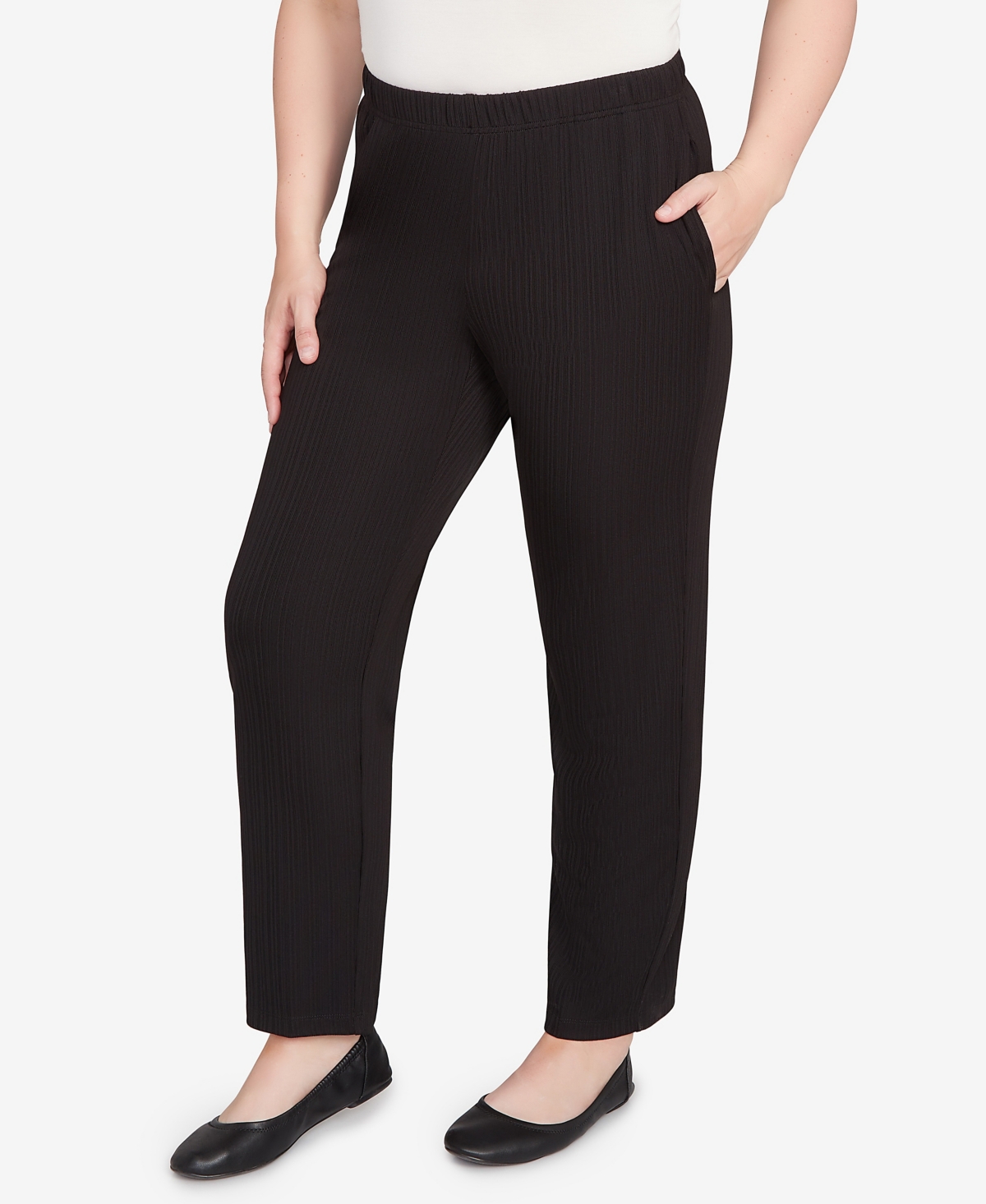 Alfred Dunner Petite Textured Pull On Elastic Medium Length Pants In Black
