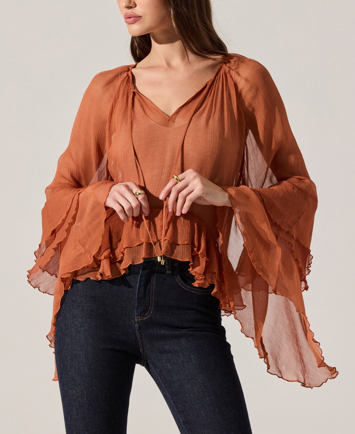 Astr the Label Women's Margaery V-Neck Top