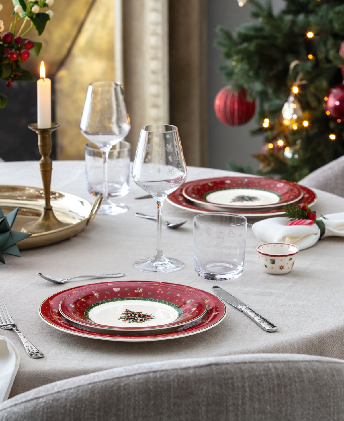 Villeroy & Boch Toys Delight Red Round Dinner Plate In Multi