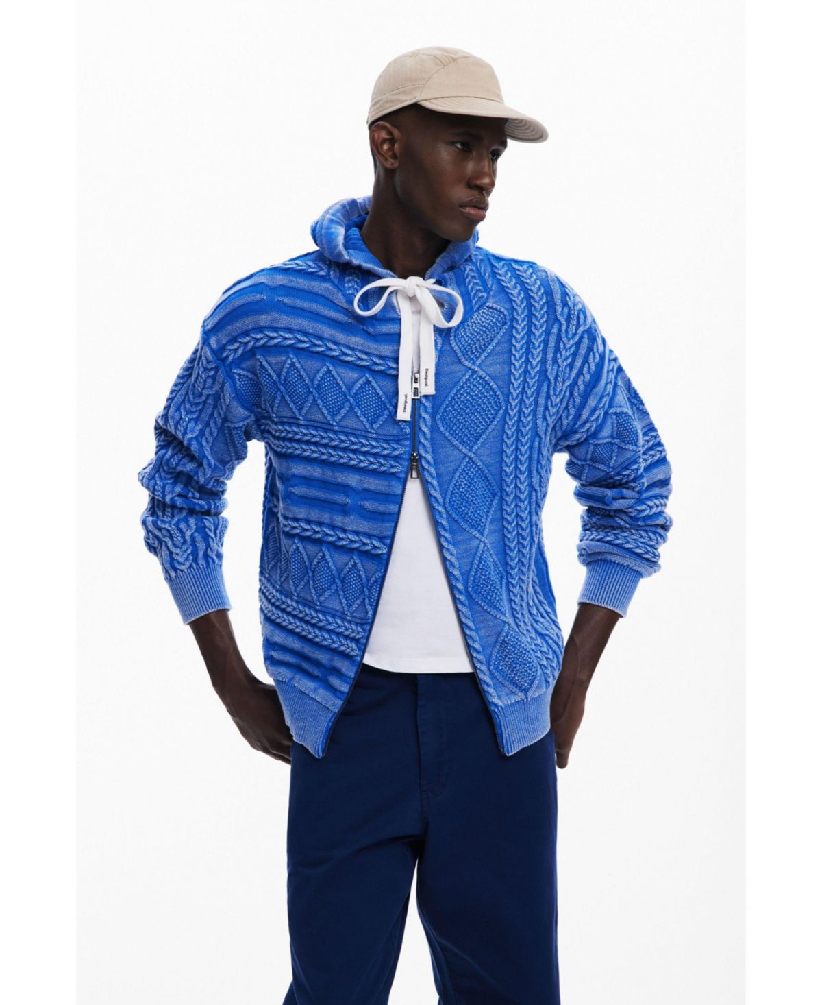 Мужской свитер на молнии с плетеным узором