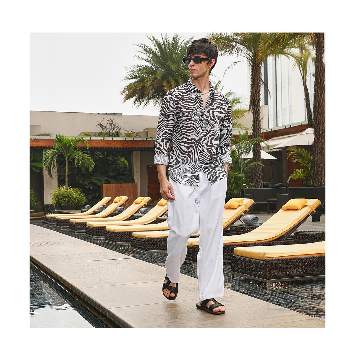 Campus Sutra Men's Zebra-Kaleidoscopic Shirt