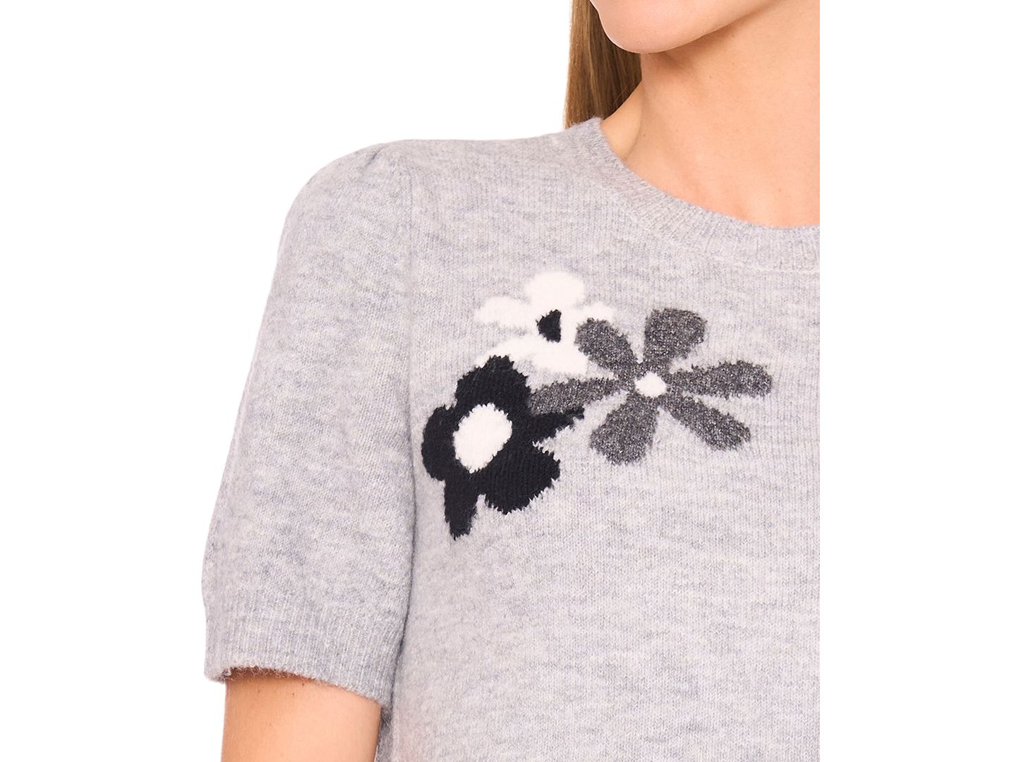 Женский свитер CeCe Crewneck Flower Patterned Knit Short-Sleeve, цвет: Светлый меланжевый серый — фото 2