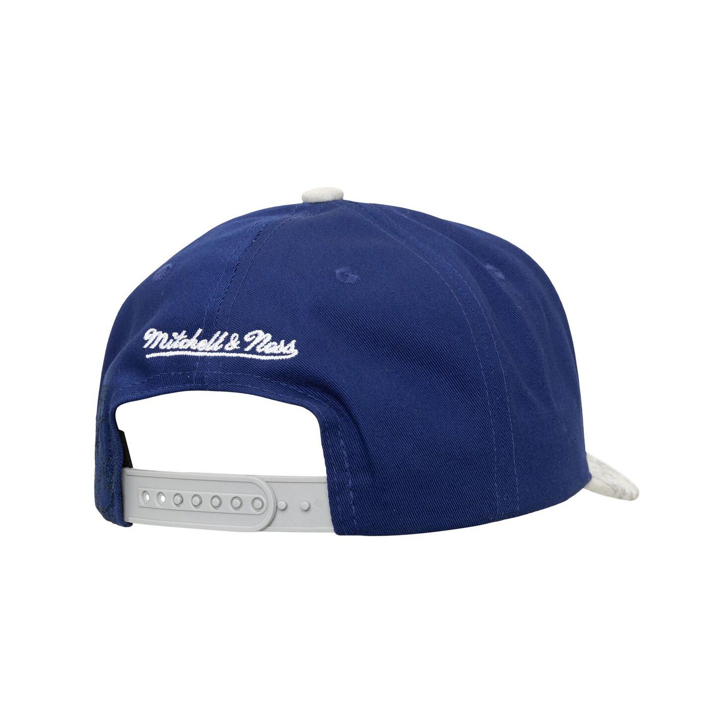 Мужская кепка Mitchell & Ness Blue/Gray Toronto Maple Leaf’s May Flowers Pro Crown Adjustable Hat — фото 2