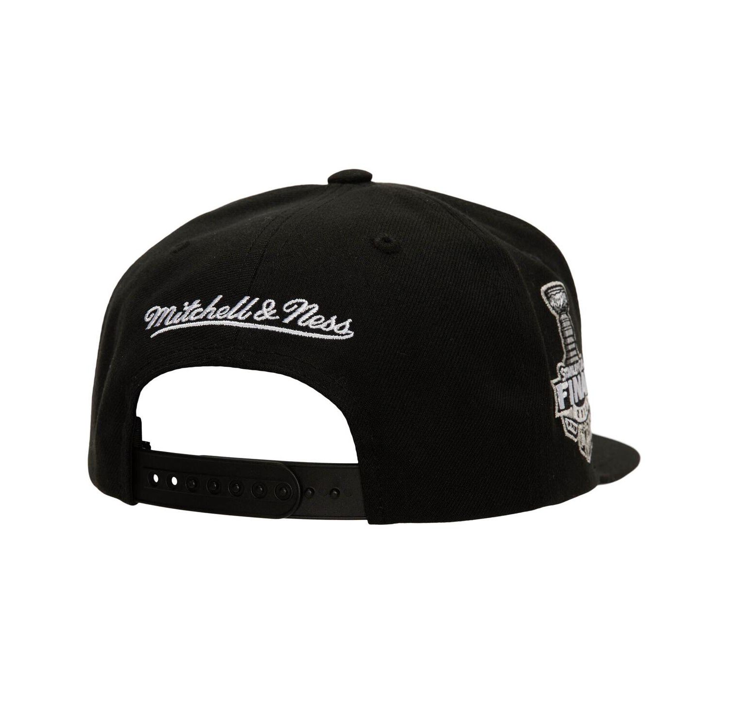 Men's Black Washington Capitals Core Top Spot Snapback Hat