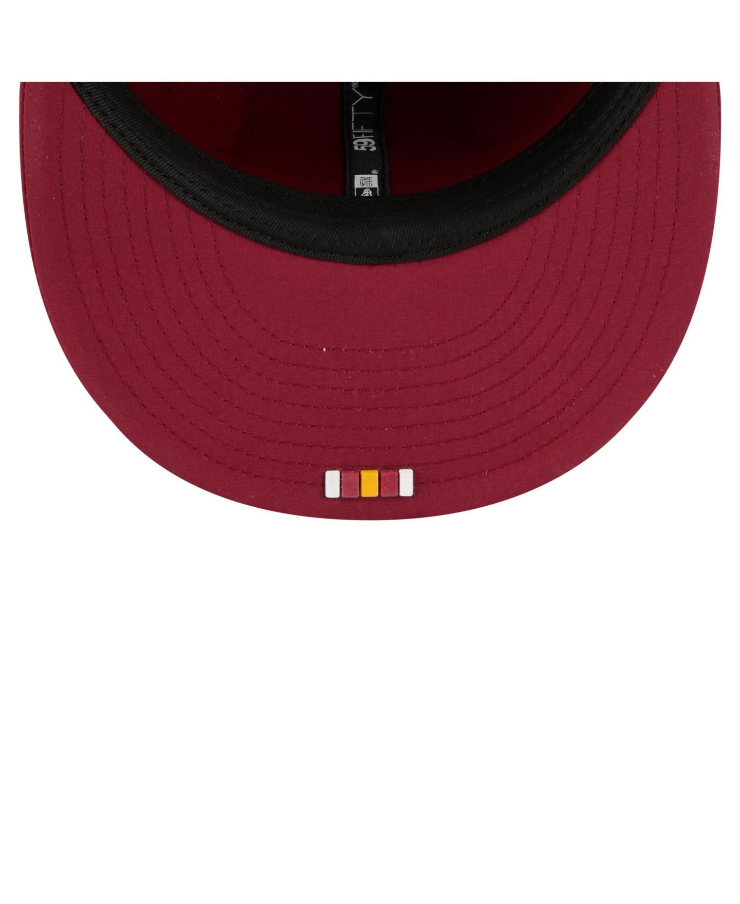 Мужская кепка New Era Burgundy Washington Commanders 2025 Sideline 59FIFTY Fitted Hat — фото 2