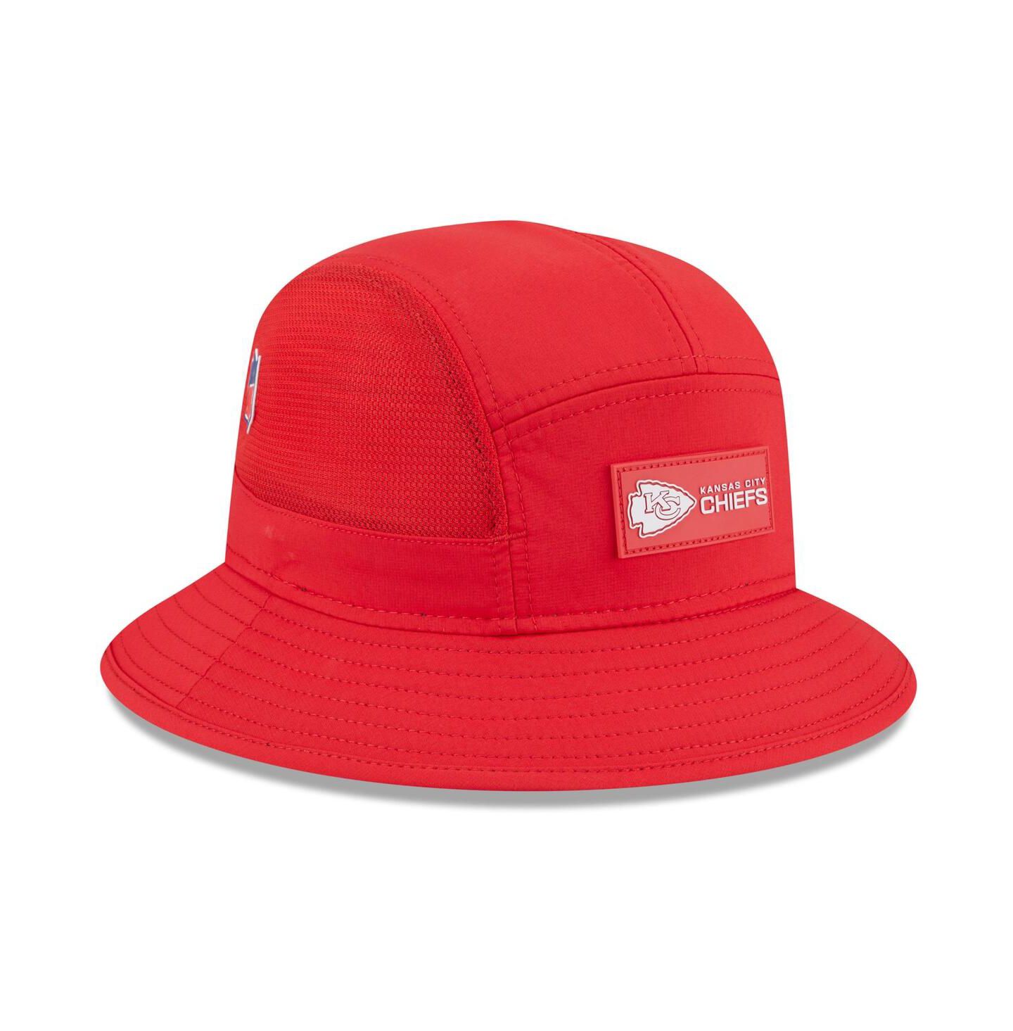 Мужская панама New Era Red Kansas City Chiefs 2025 Sideline Bucket Hat — фото 3