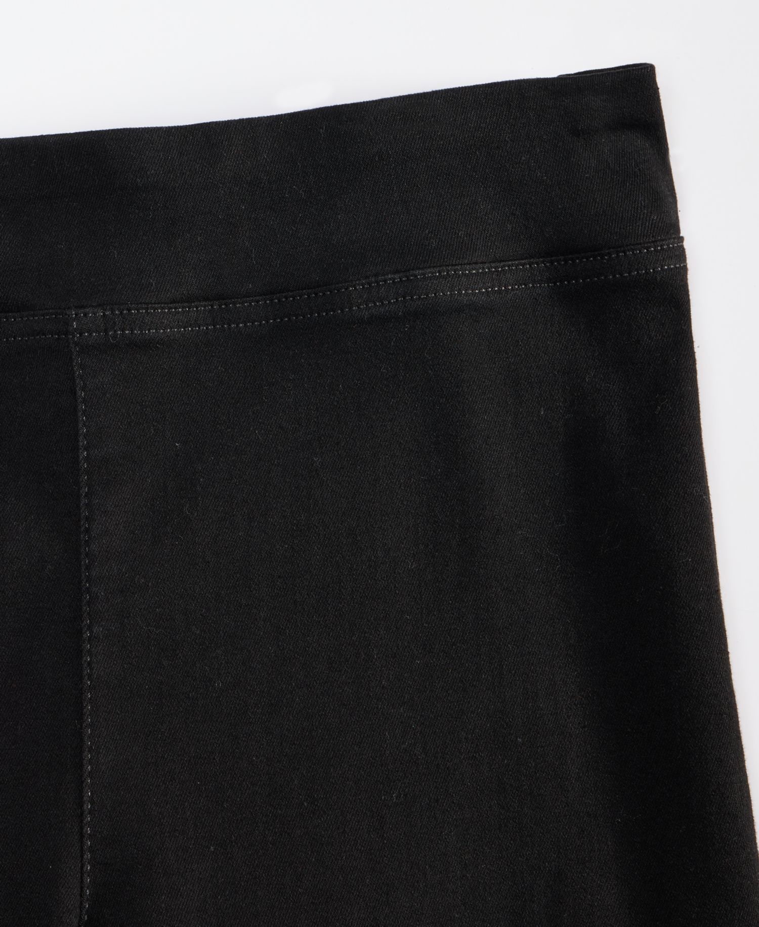 Plus Size High-Rise Pull-On Flared Jeans