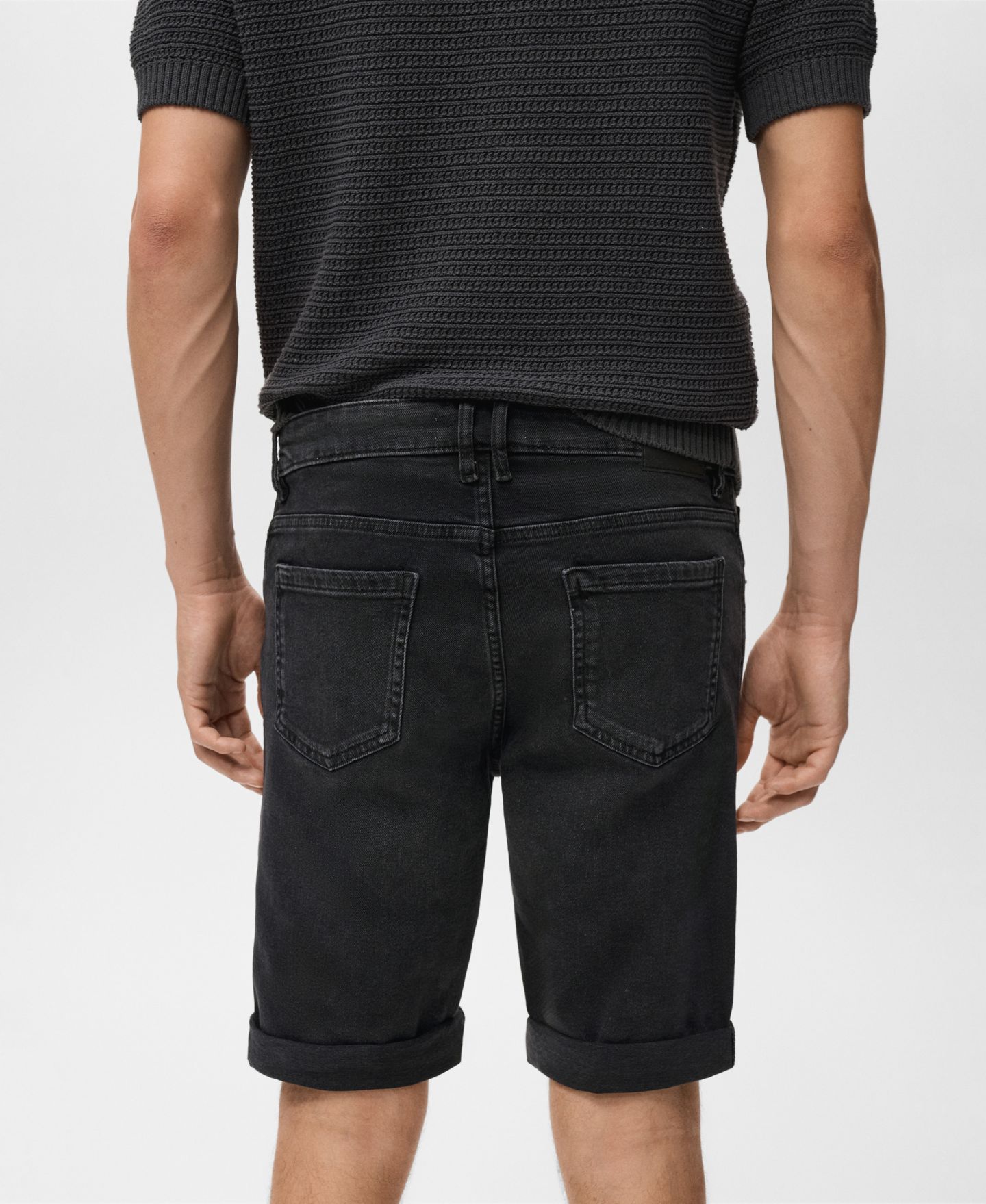 Мужские шорты MANGO Slim-Fit Denim Bermuda, цвет: Чёрный джинсовый — фото 6