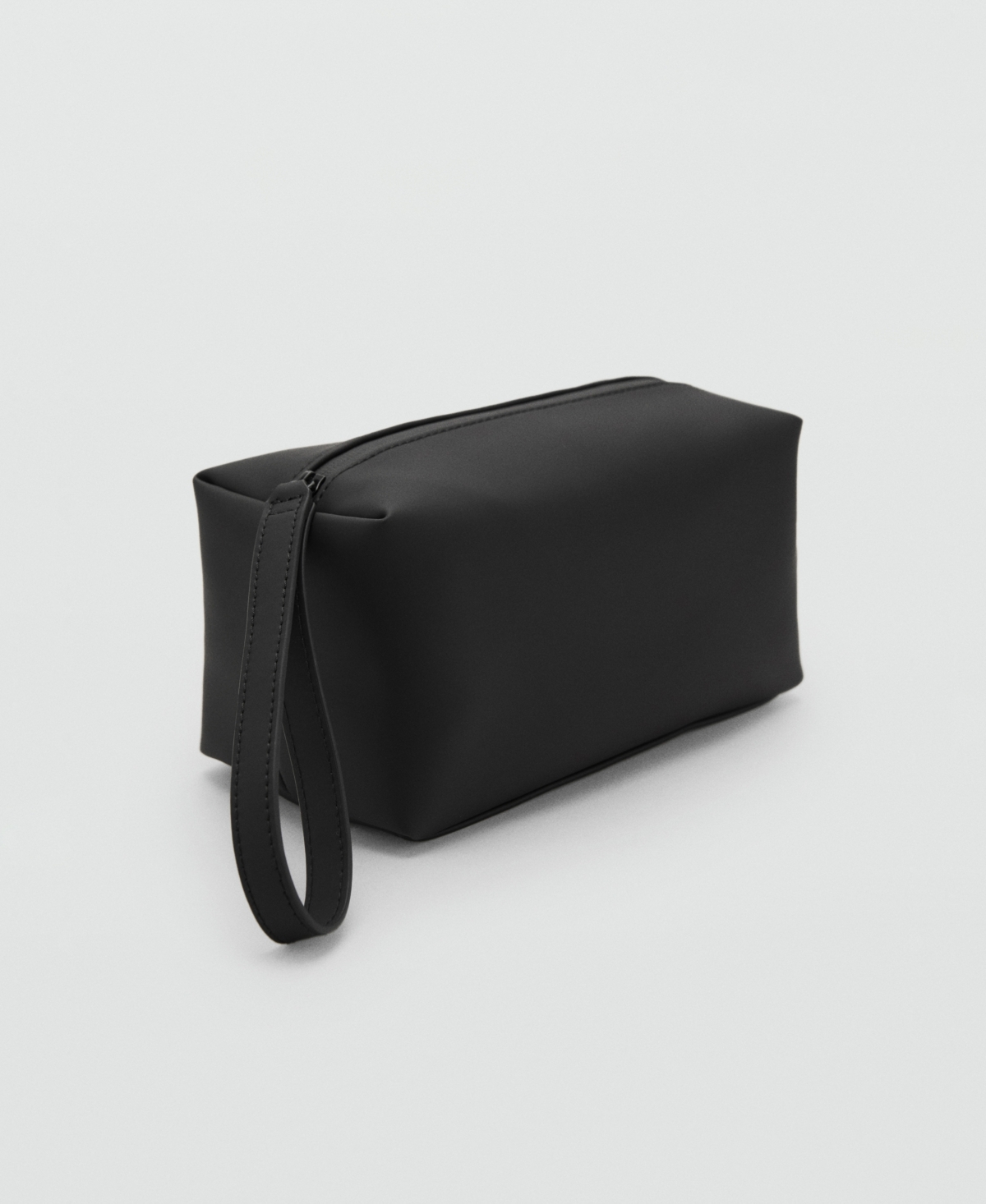 Mango Men's Strap Cosmetic Bag In Black
