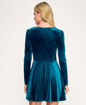 Junior's Long Sleeves Velvet Dress