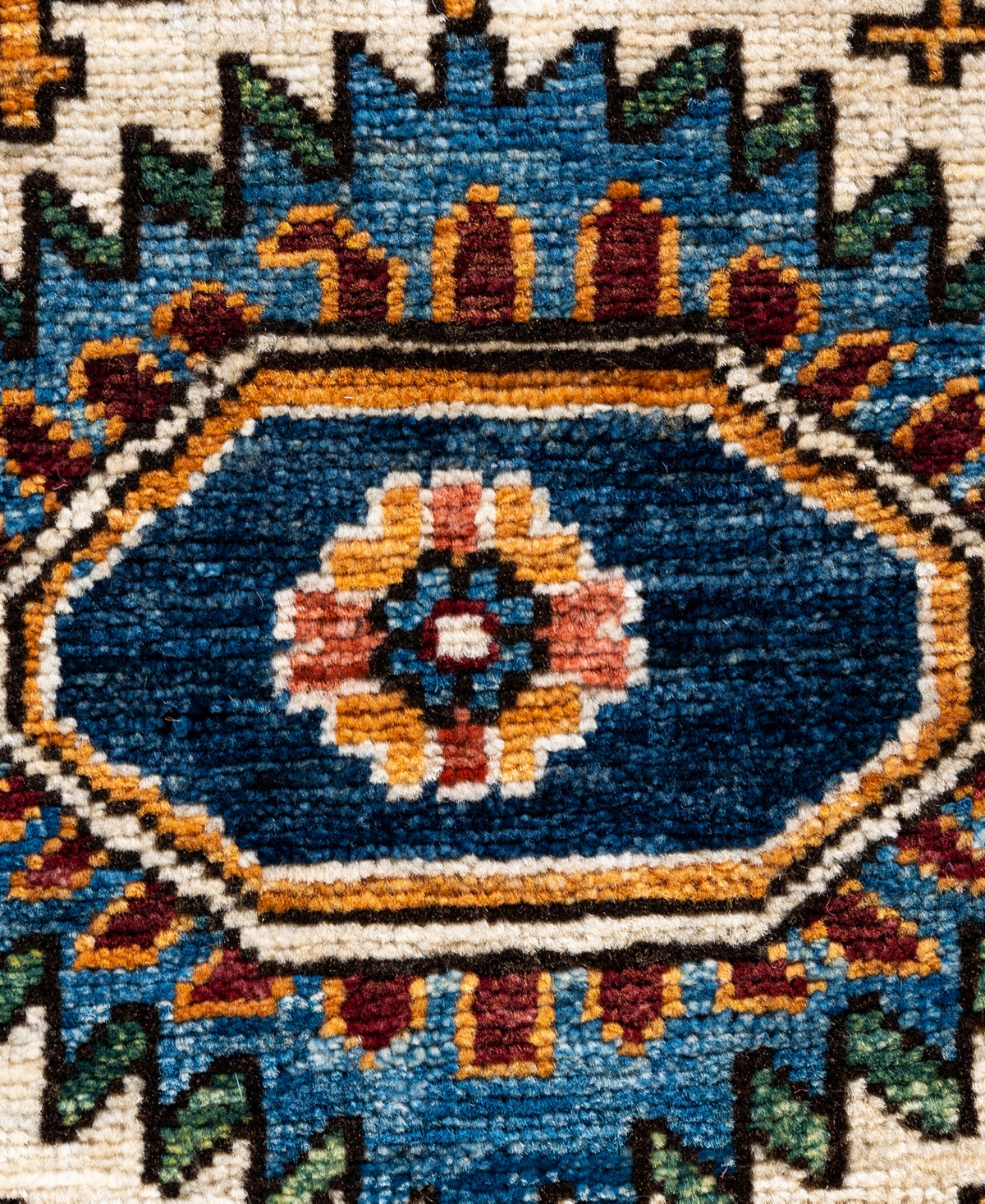 Adorn Hand Woven Rugs Serapi M0103-303 4'1"x6' Area Rug In White