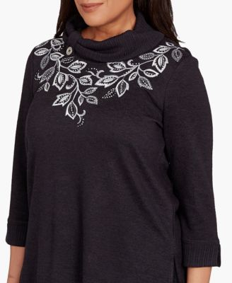 Petite Lake Champlain Leaf Embroidered Rib Neck Top