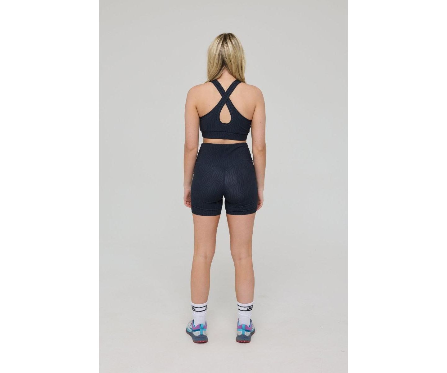 Женские шорты OOSC Infinite High Waisted Shorts - Black Tiger, цвет: Чёрный — фото 4