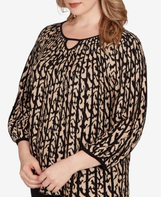 Plus Size Gored Texture Animal Print Sweater