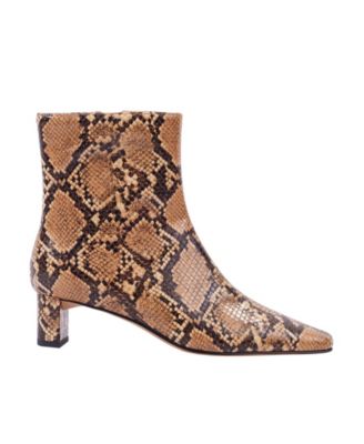 The Wanderering Bootie