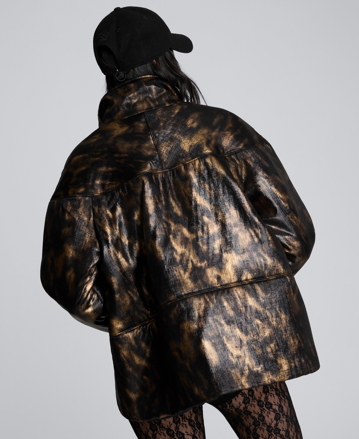 Kenneth Cole Animal Foiled Satin Lightweight Seamed Puffer Jacket In Black