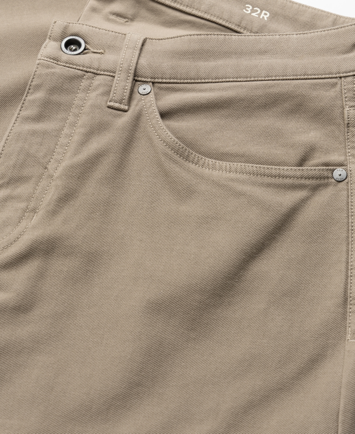 Rodd & Gunn Motion 2 Straight Jean In Brown