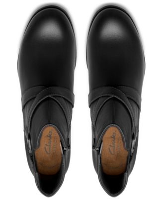 Collection Women's Emily2 Henley Wedge Booties