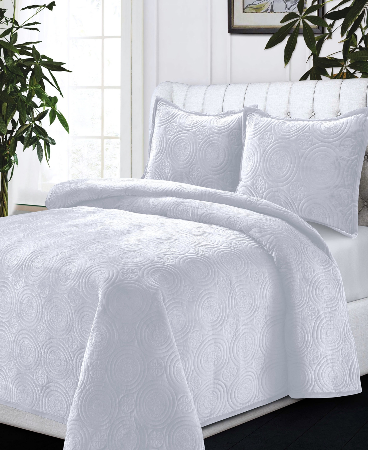 Tribeca Living Capri Medallion Velvet Oversized Solid 3 Piece Quilt Set, Queen In White