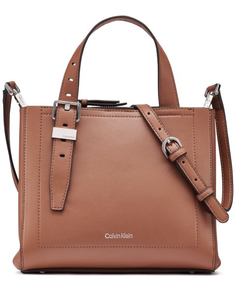 Женская сумка Calvin Klein Lowen Triple Compartment Adjustable Crossbody, цвет: Карамельный