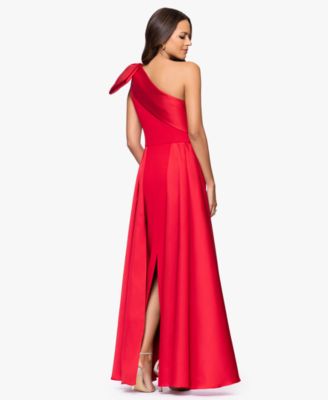 Women's One-Shoulder Gown