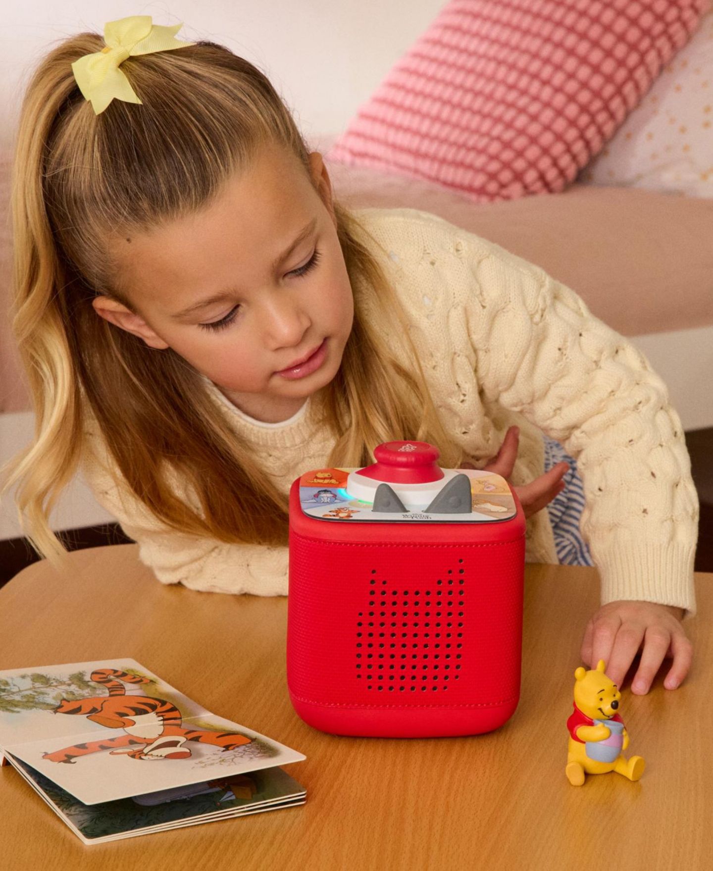 Детская игрушка Tonies Toniebox 2 Play Set Winnie the Pooh- Sunset Red — фото 4