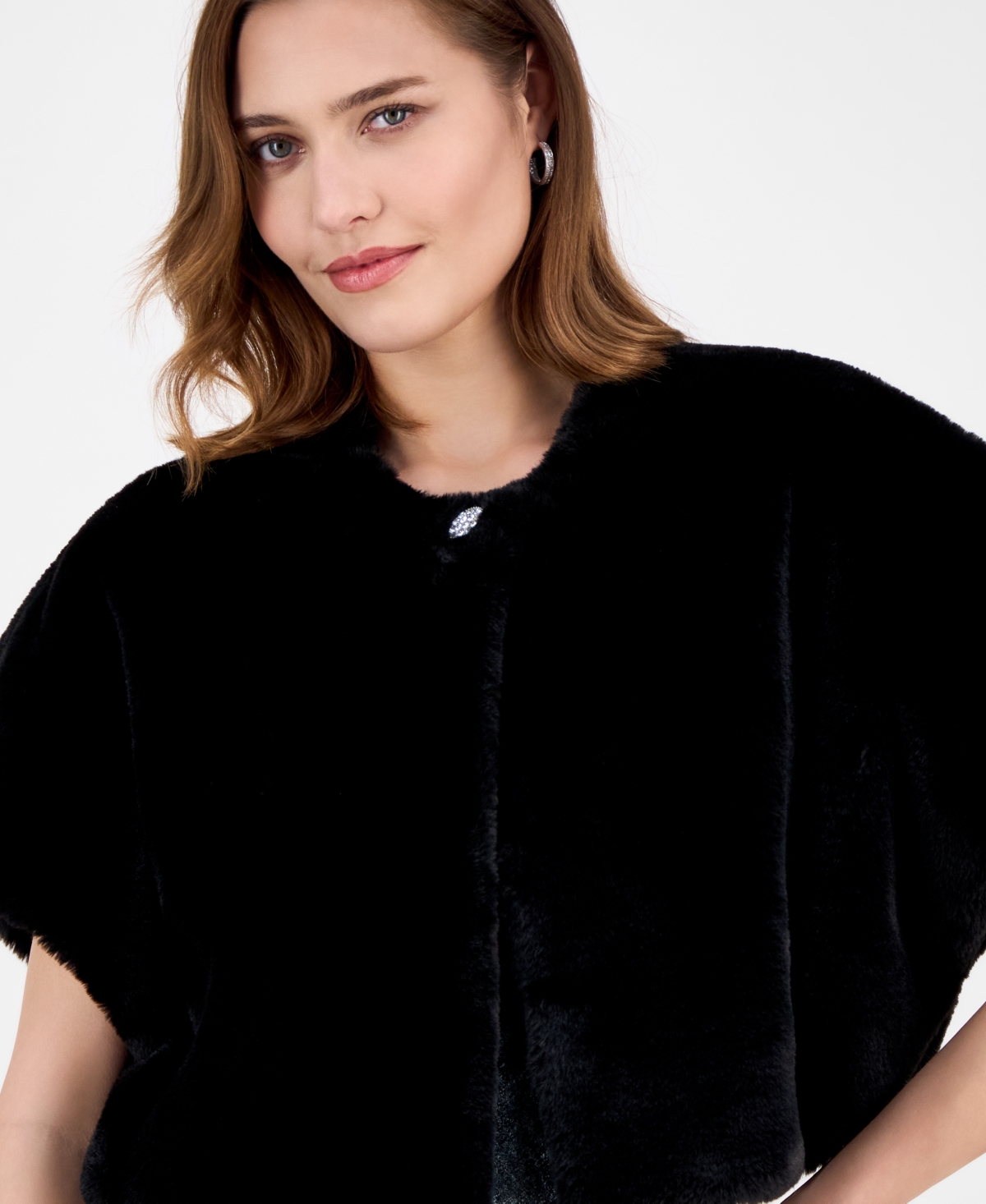Robbie Bee Women's Faux Fur Caplet In Black