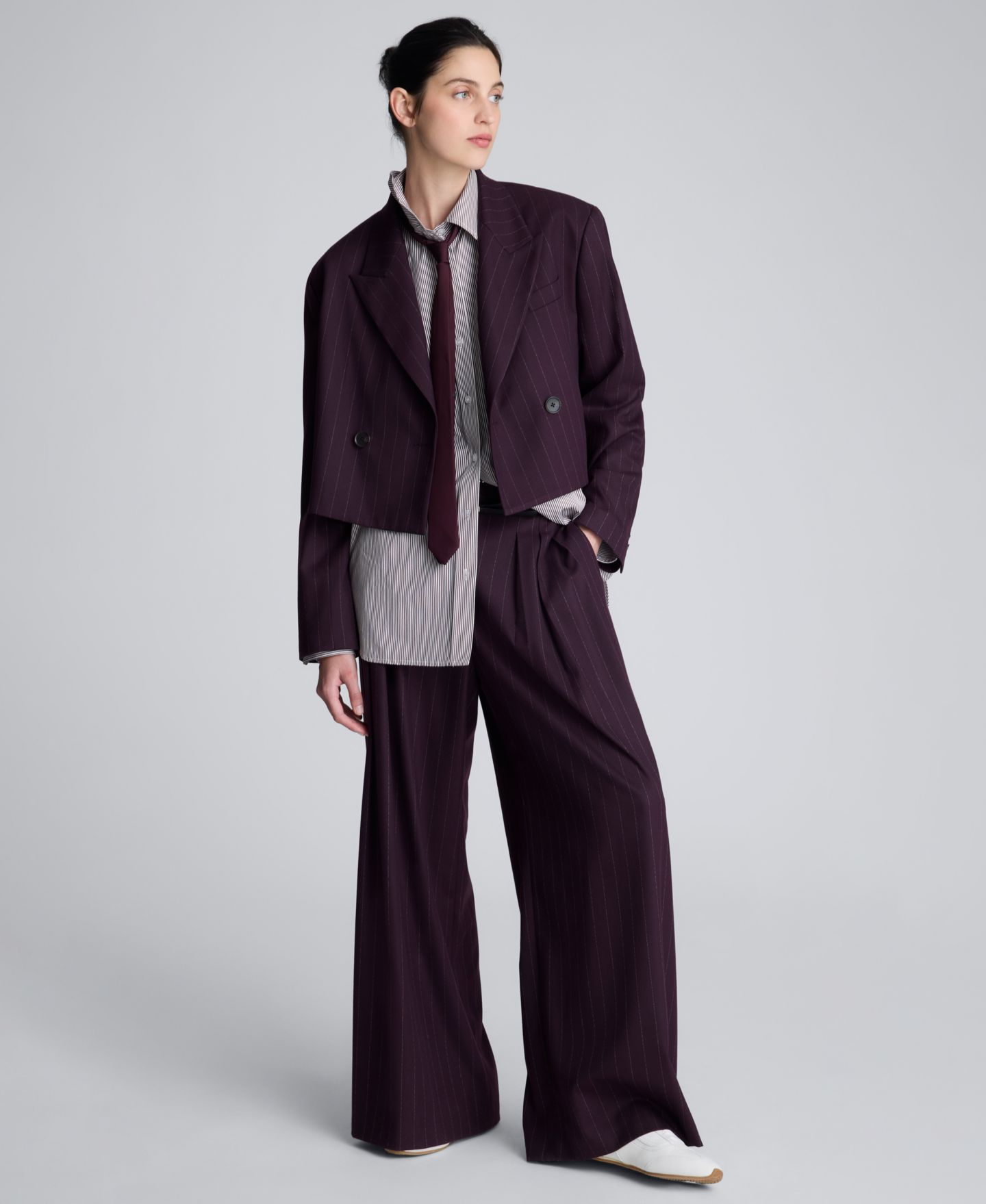 Женский пиджак Kenneth Cole Cropped Pinstripe Double Breasted Blazer, цвет: Тёмно-бордовый разноцветный — фото 3