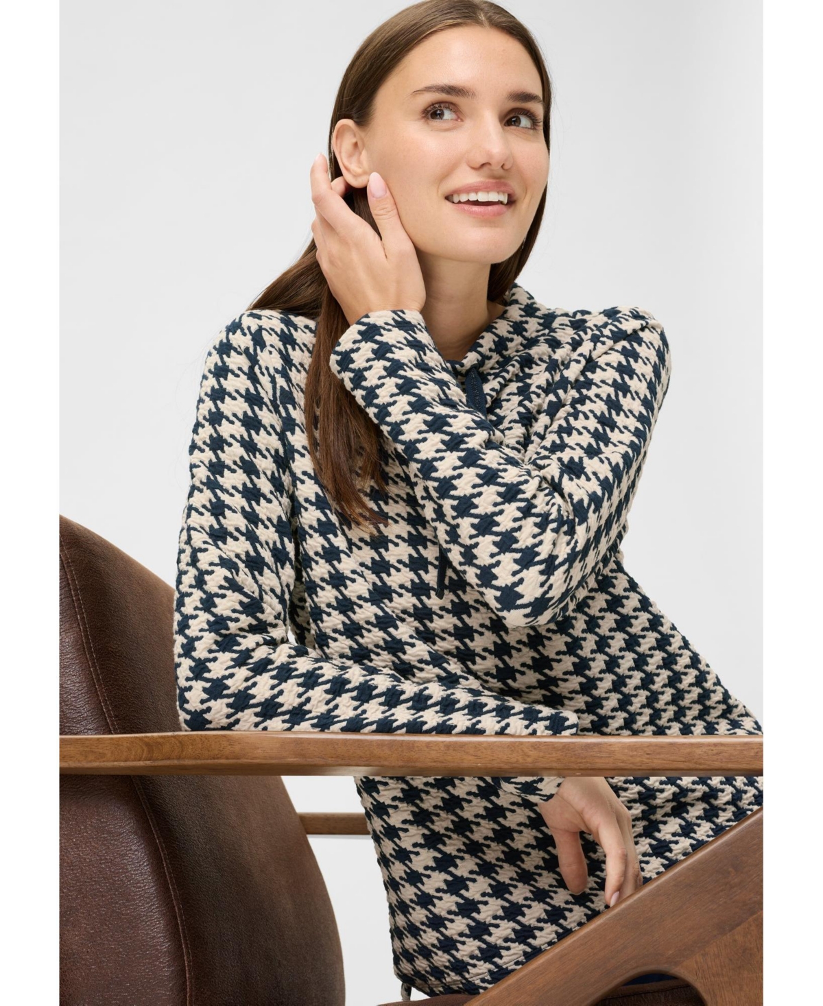 Olsen Women's Houndstooth Jersey Top