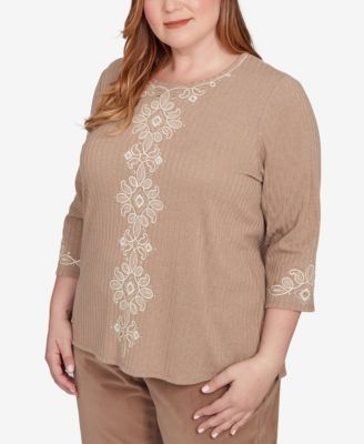 Plus Size Vienna Embroidered Medallion Center Knit Top