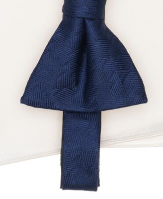 Men's Geo-Pattern Bow Tie & Solid Pocket Square Set