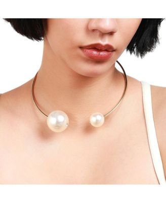 Elegant Pearl Choker