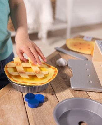 Melissa & Doug Doughlicious Cook, Bake & Serve Pretend Play Set