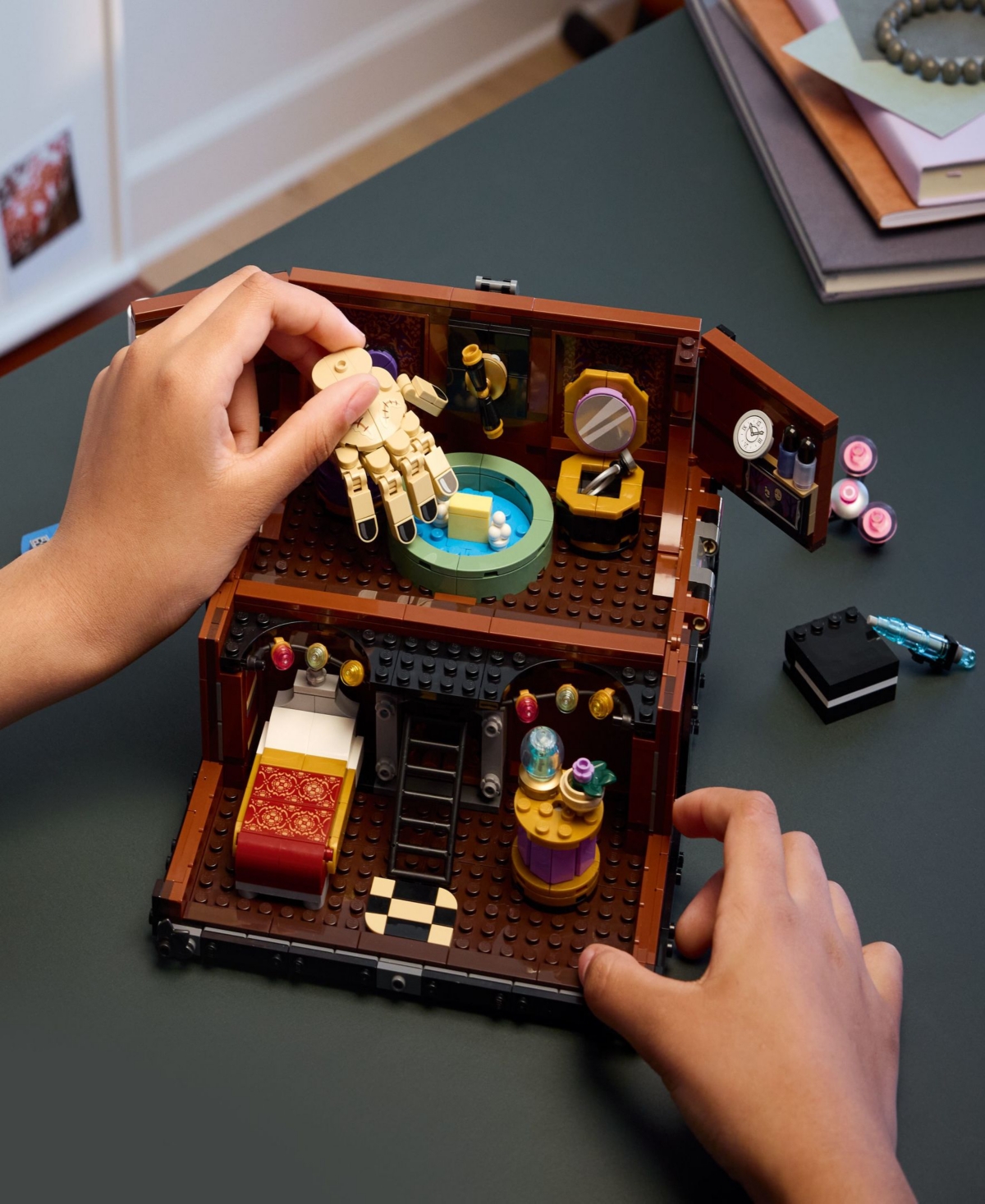 Lego Wednesday Thing's Apartment Building Toy 76785, 828 Pieces