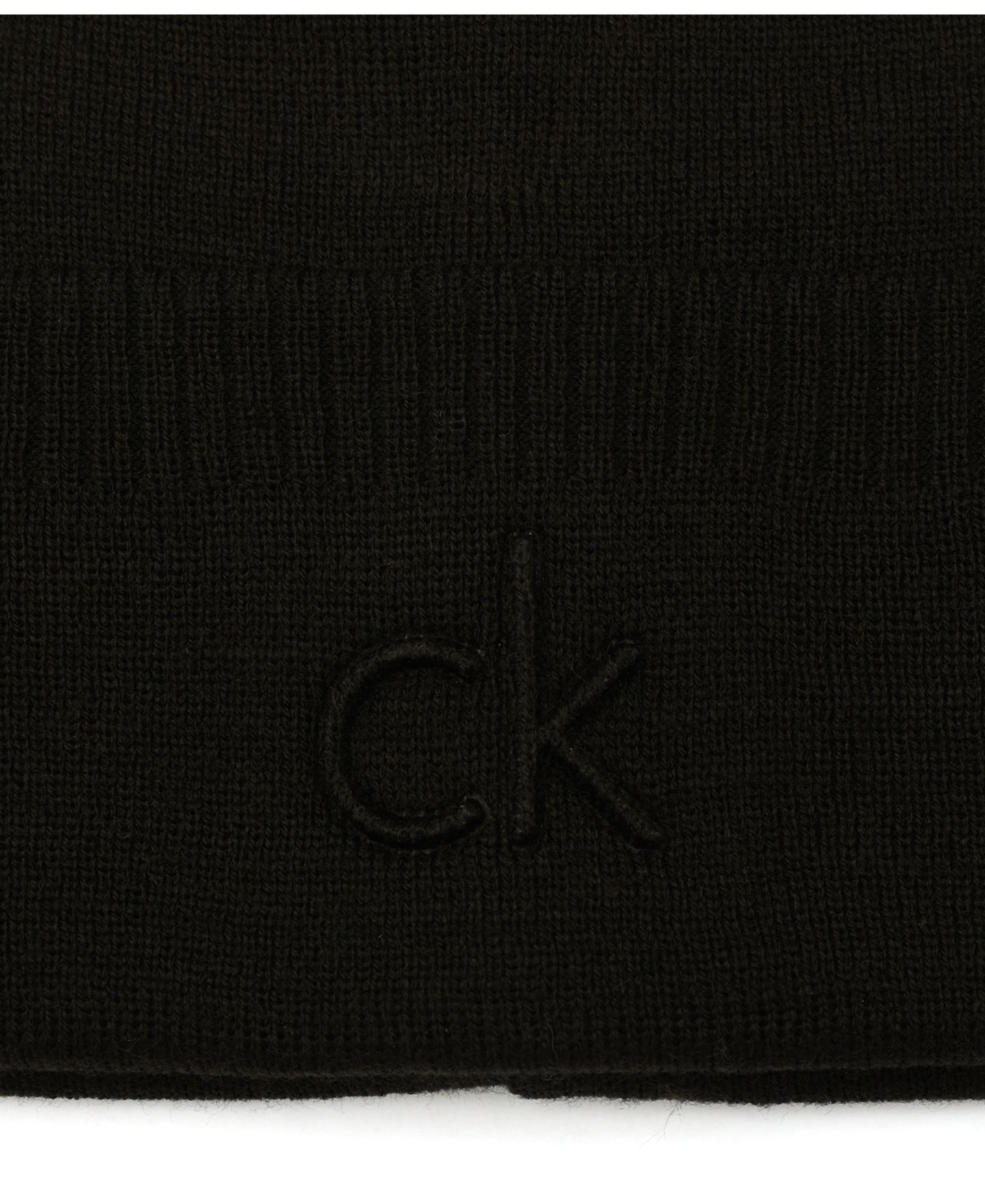 Мужской головной убор Calvin Klein Embossed Logo Cuff Hat, цвет: Чёрный — фото 3