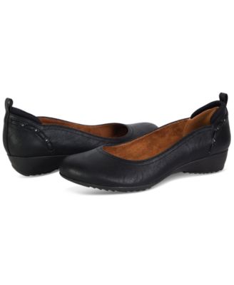 Women's Vivian Round Toe Flats