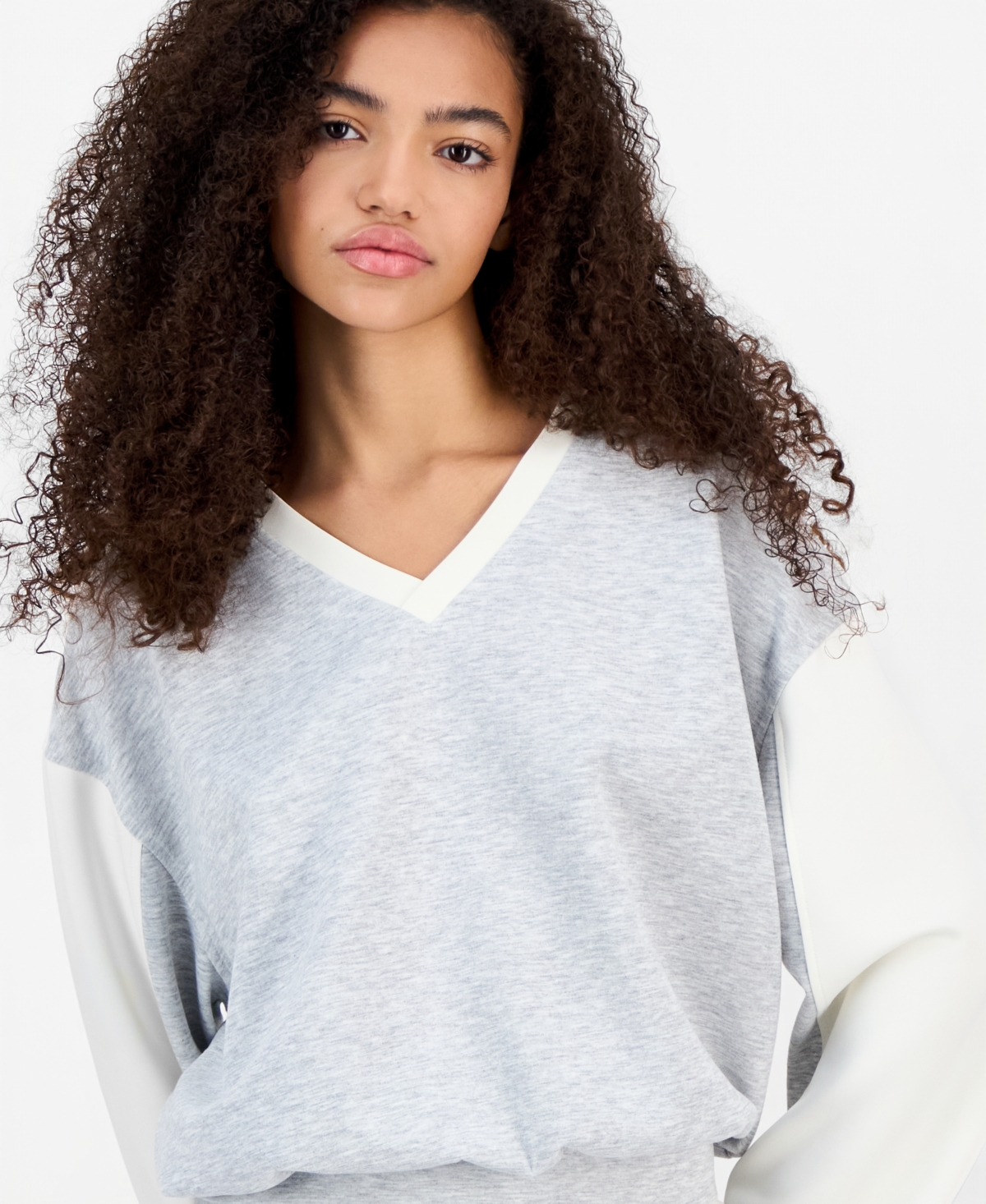 Tinseltown Juniors' Scuba V-neck Colorblock Sweatshirt In Blue