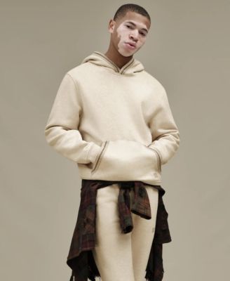 UGG®
