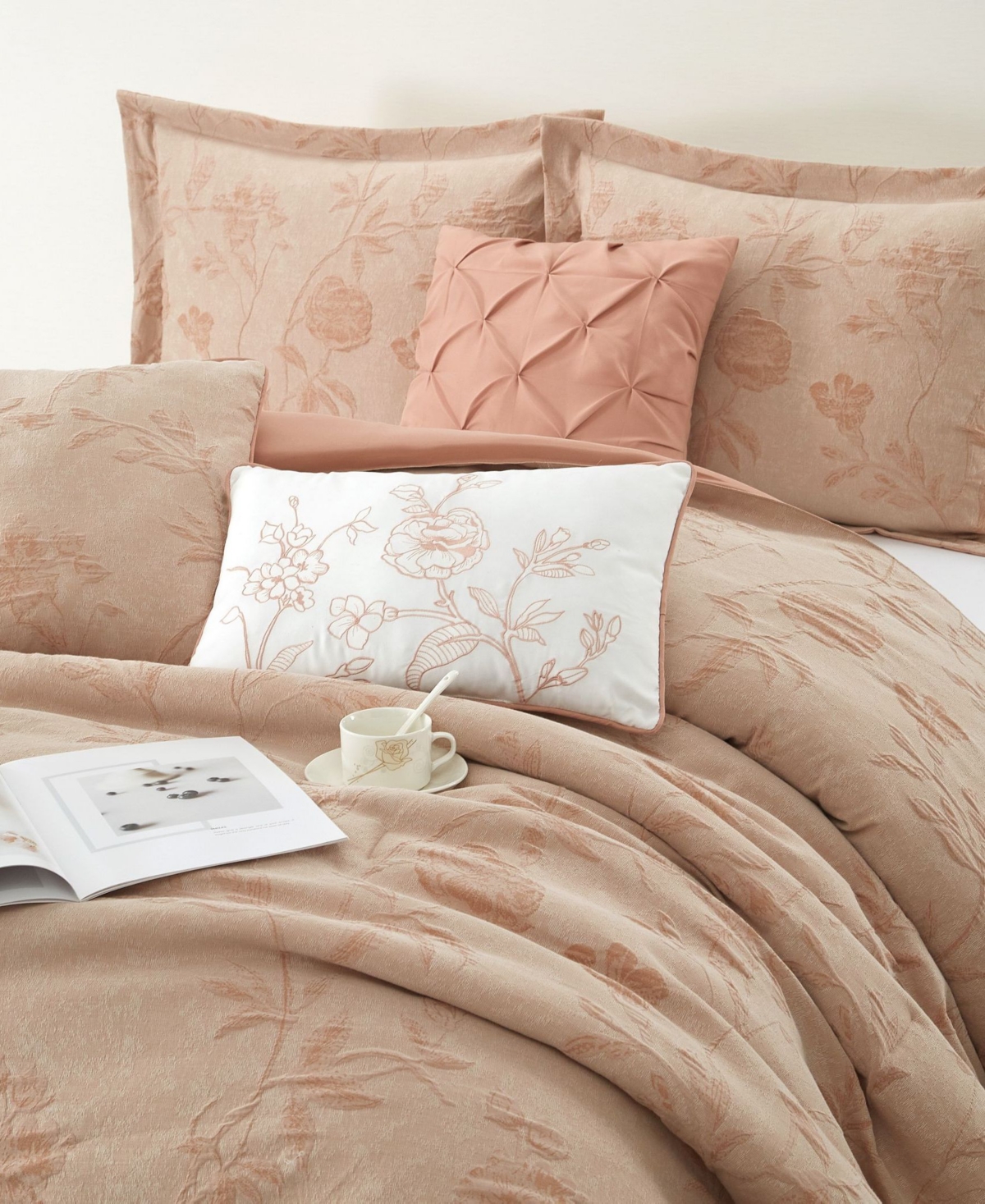 Stratford Park Kursia Floral 7-pc. Comforter Set, King In Pink