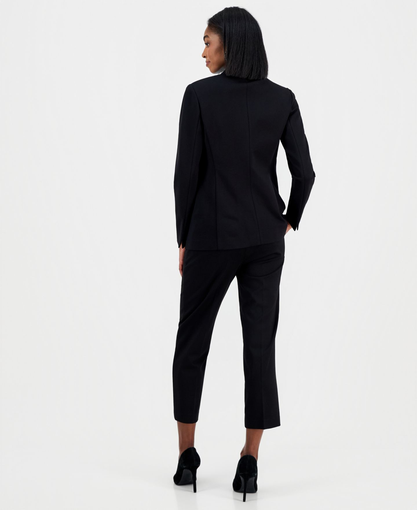 Женский пиджак Bar III Compression Notch-Collar Single Button Blazer, Scoop-Neck Camisole & Compression Tie Front Capri Pants, цвет: Тёмно-синий — фото 3
