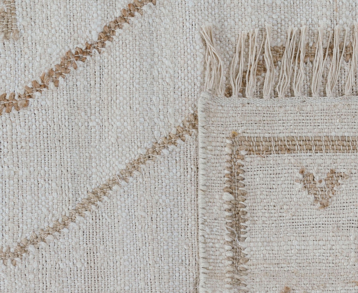 Obeetee Sona Amell 7'9"x9'9" Area Rug