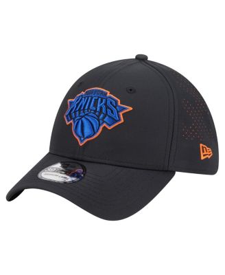 New Era - Men's Black New York Knicks Night 39THIRTY Flex Hat