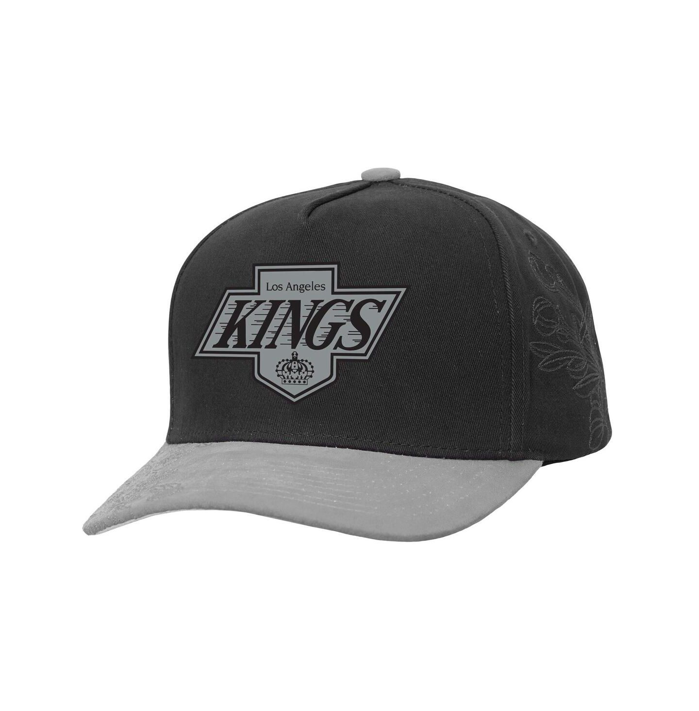 Мужская кепка Mitchell & Ness Black/Silver Los Angeles Kings May Flowers Pro Crown Adjustable Hat — фото 1