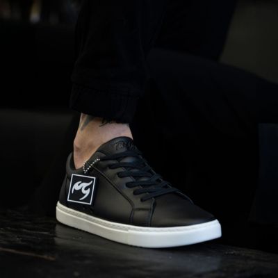Men's Black Low-top Sneaker