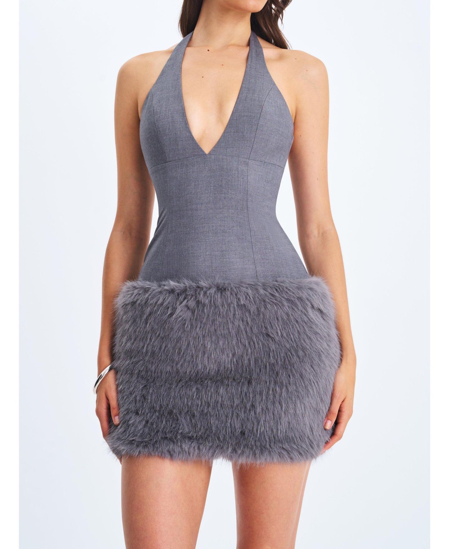 Женское платье Miss Circle Daisy Grey Drop Waist Faux Fur Trim Halter Mini, цвет: Серый — фото 4