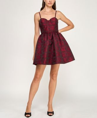 Juniors' Sleeveless Sweetheart Mini Dress