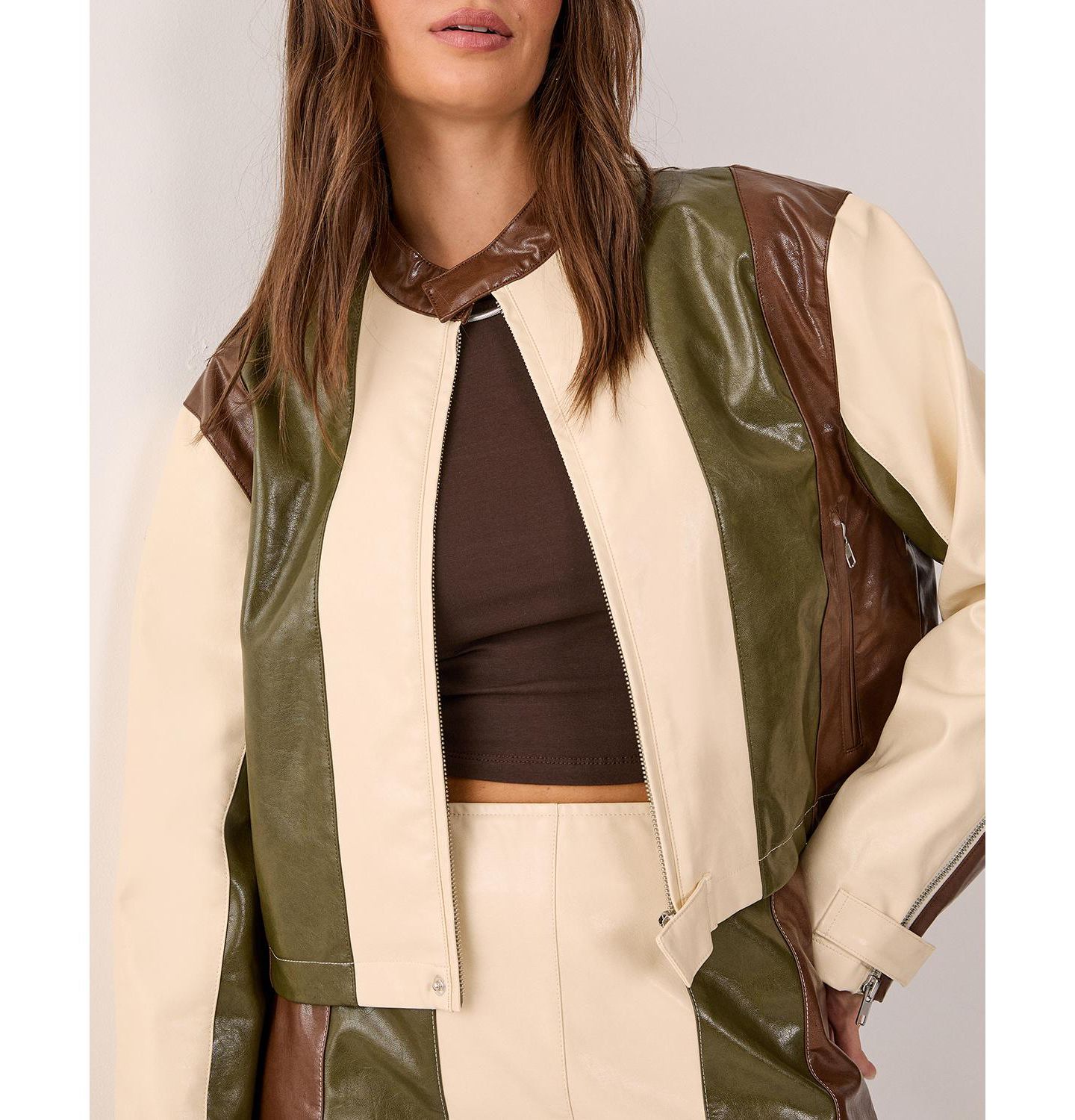 Женская куртка Nasty Gal Panelled Faux Leather Biker, цвет: Кремовый — фото 8